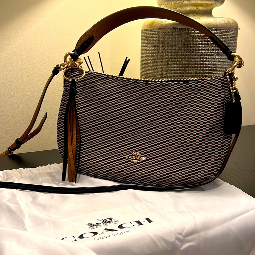 Coach hobo Bag , Blk & brown with tan small checkers. New .